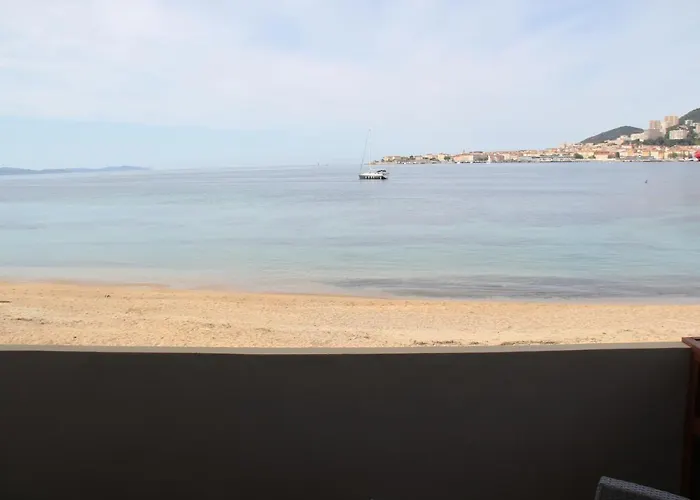 Pieds Dans L'eau アパート