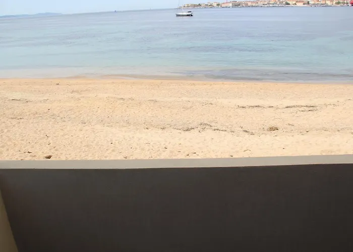 Pieds Dans L'eau アジャクシオ